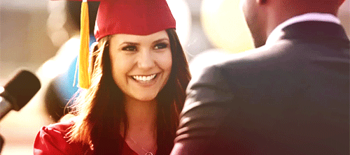 elena-gilbert-vampire-diaries-graduation